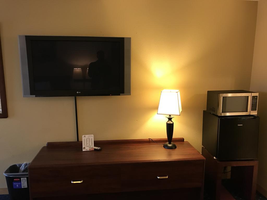 Travelodge By Wyndham Tacoma Near Mcchord Afb Bagian luar foto