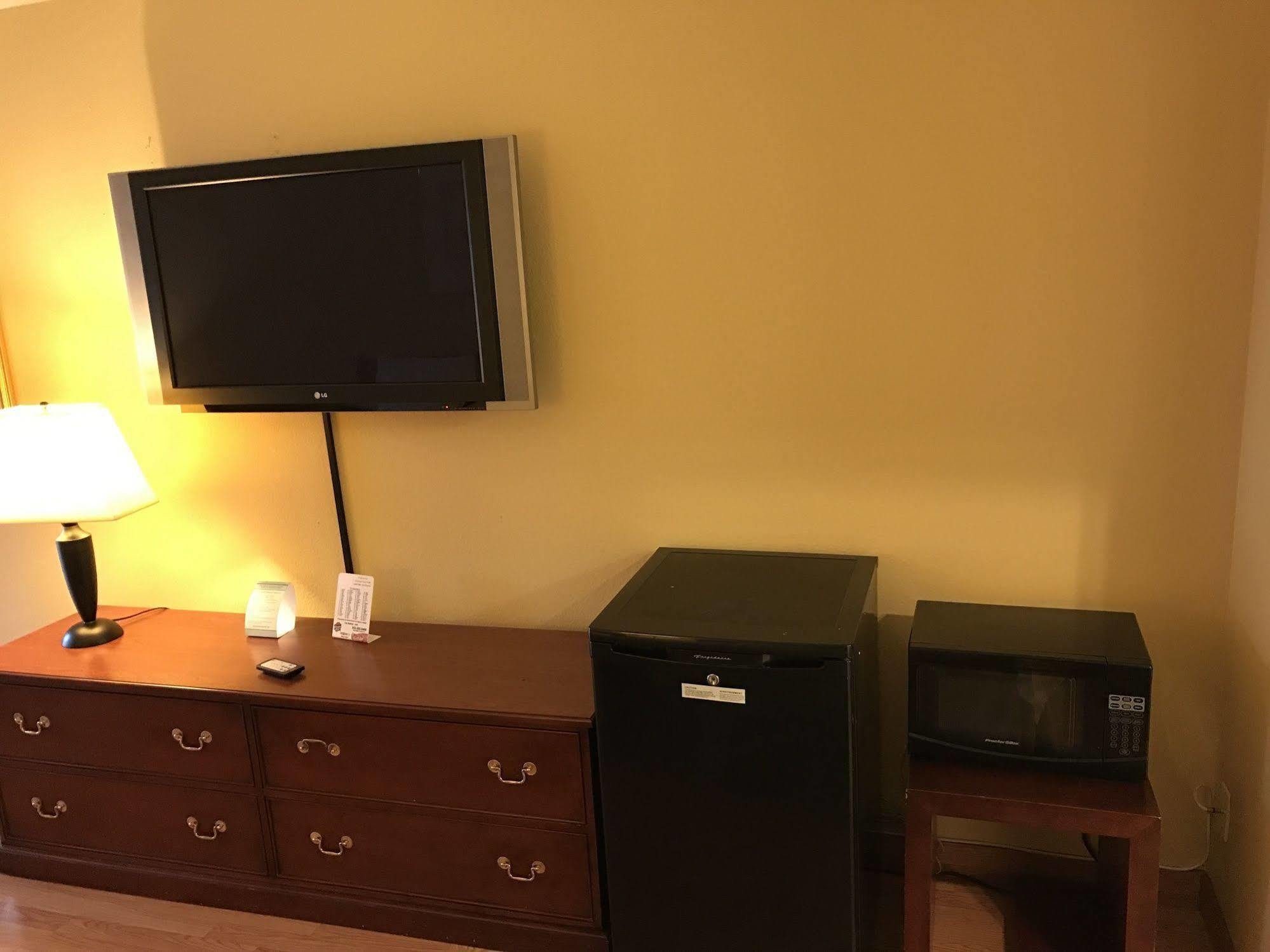 Travelodge By Wyndham Tacoma Near Mcchord Afb Bagian luar foto