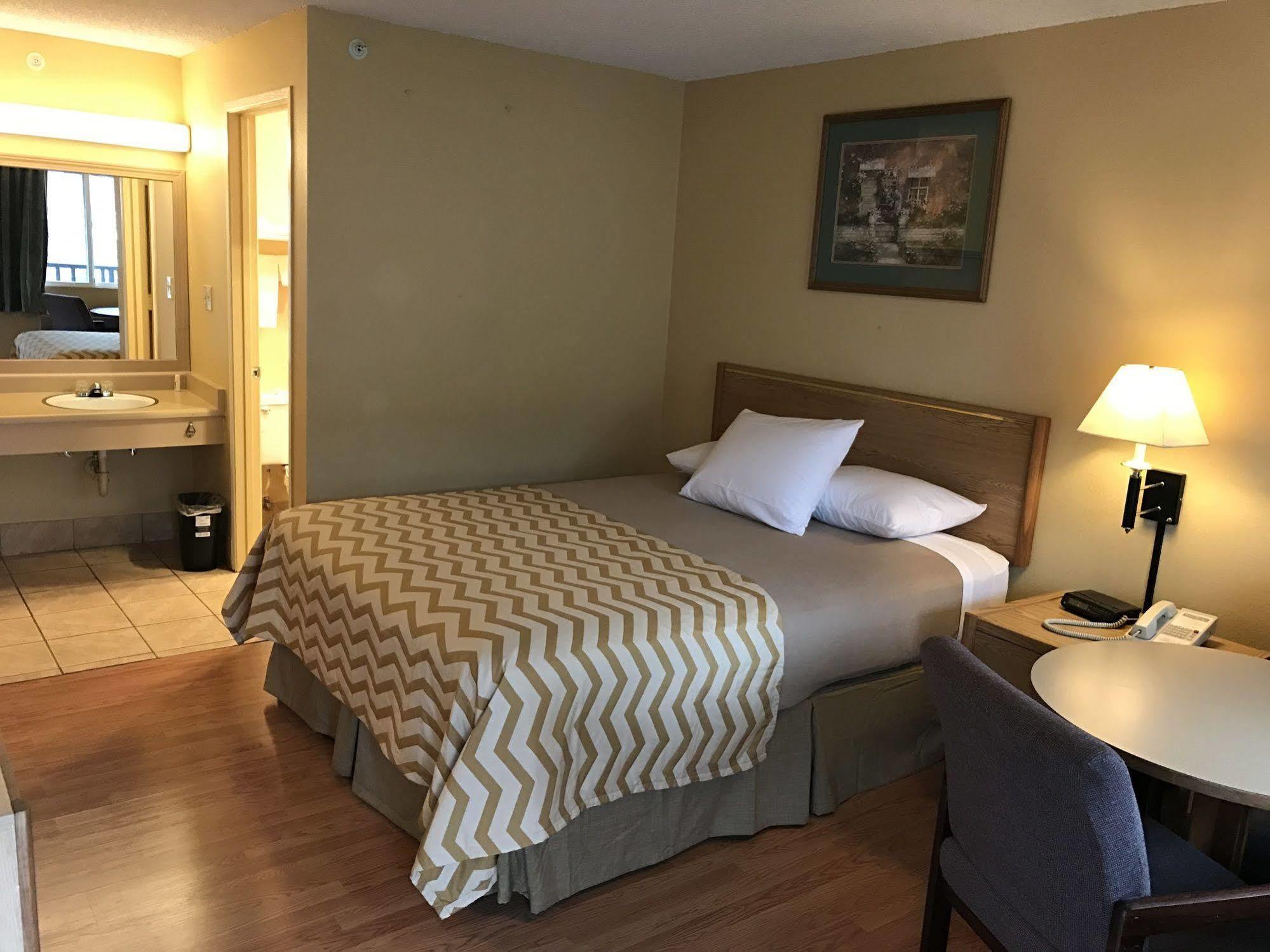 Travelodge By Wyndham Tacoma Near Mcchord Afb Bagian luar foto
