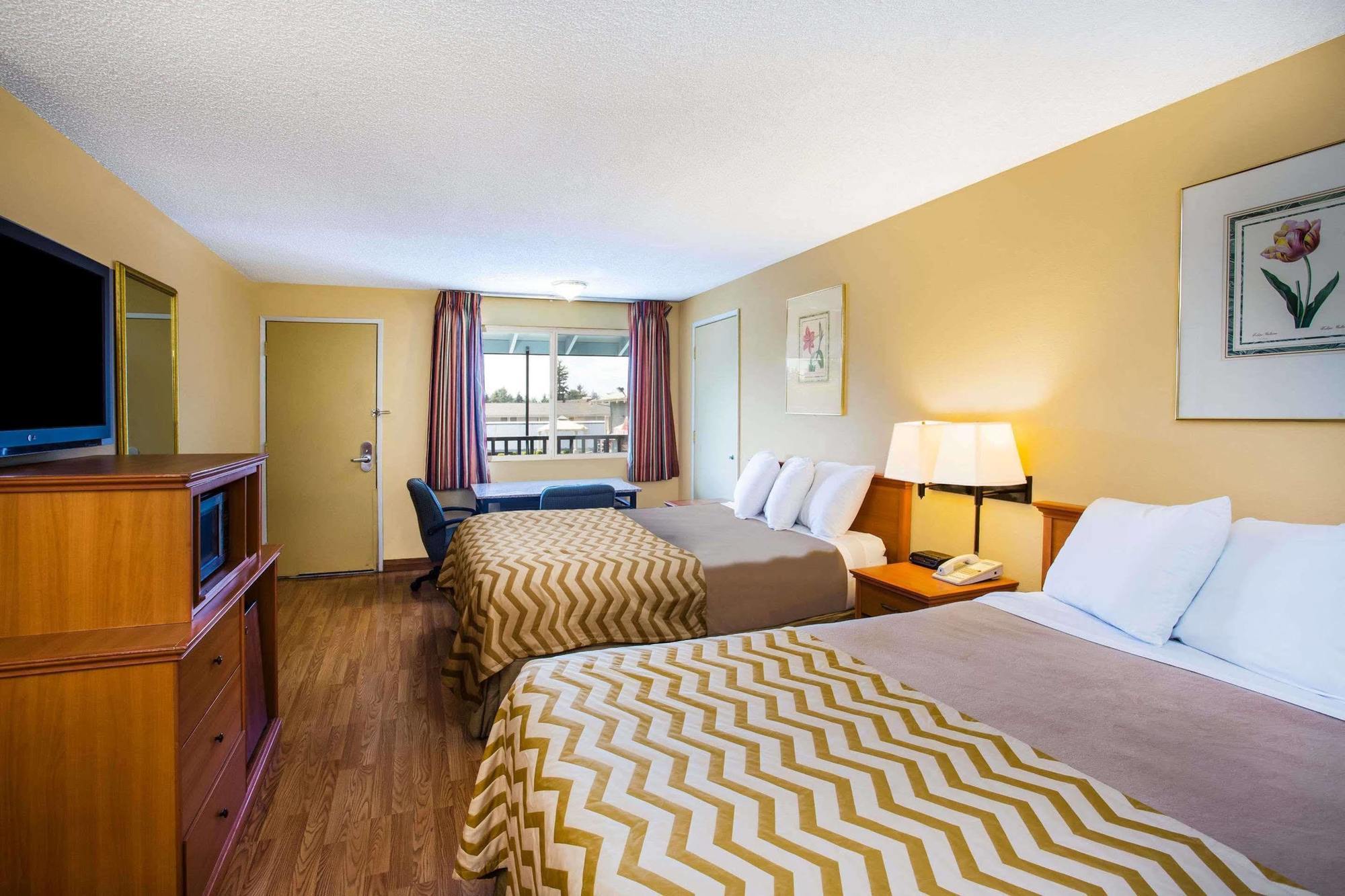 Travelodge By Wyndham Tacoma Near Mcchord Afb Bagian luar foto